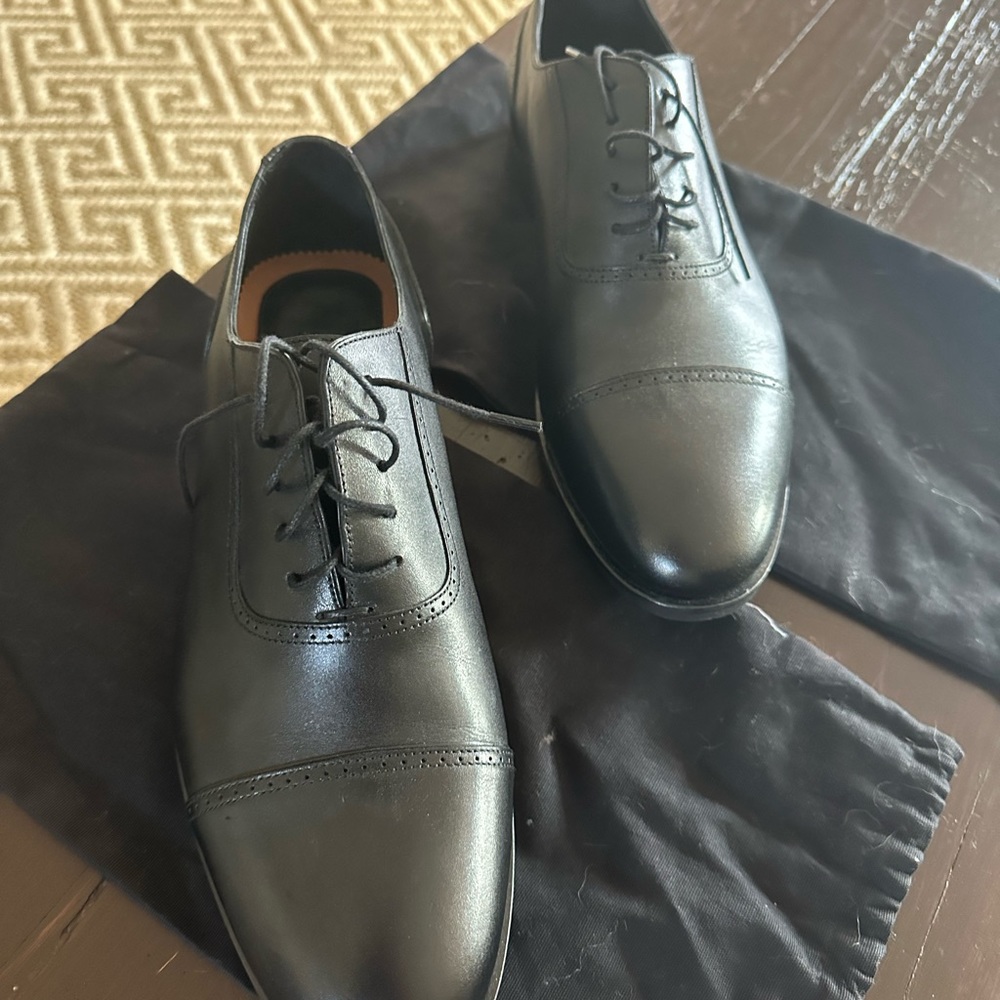 Zarbay Collection Men’s Size 9 shoes.